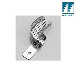 IMPRESSION TRAY PERFORATED WITHOUT RIM DR
