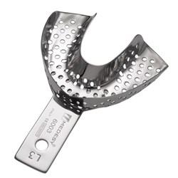IMPRESSION TRAY PERFORATED WITHOUT RIM LOWER SMALL