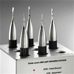 IMPLANT DRIVERS SET WITH 8 DRIVERS AND SCREW